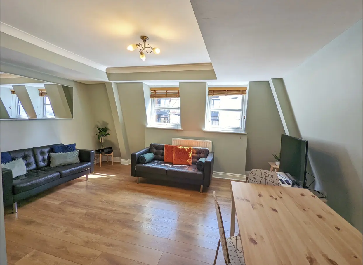 F7 Apartment
